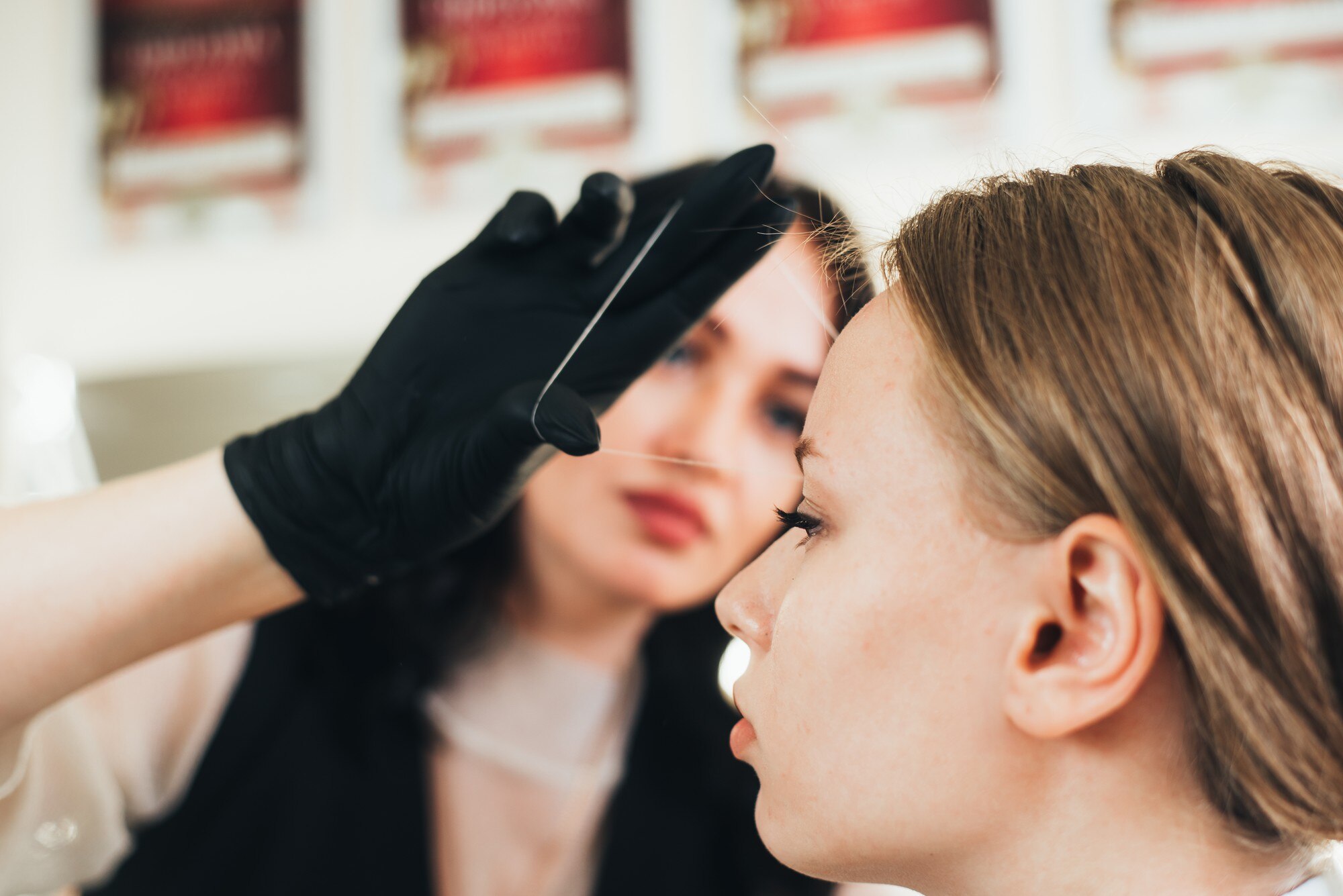 master brow artist corrects eyebrows using thread salon effectively 128841 279